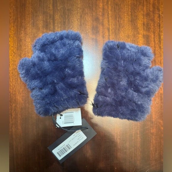NWT Jocelyn The Mandy Mittens in Navy. Their Classic Style. Soft Cozy Stylish - Picture 2 of 4